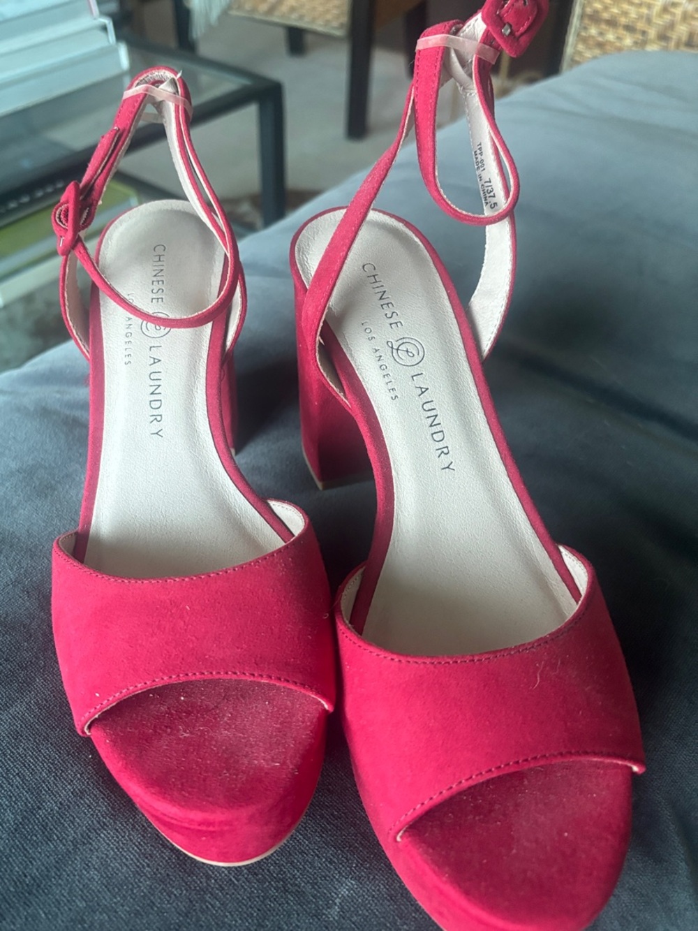 Chinese Laundry Red Suede Platform Block Heel Sandals - Picture 2 of 4